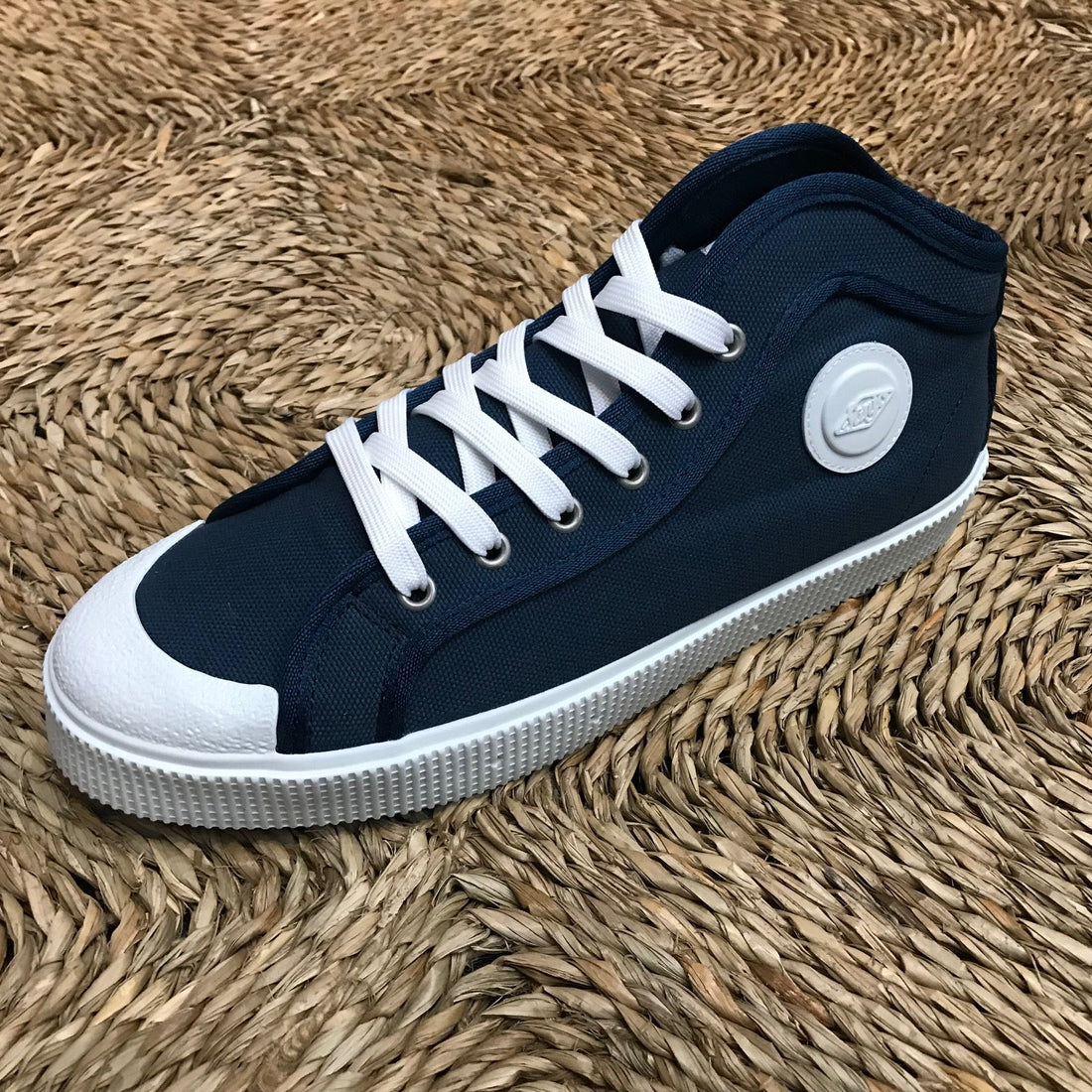 Sanjo K100 Basketball - Navy/White